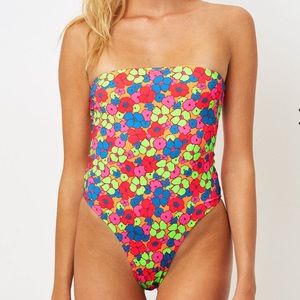 FRANKIES STELLA STRAPLESS ONE PIECE SWIMSUIT NWOT